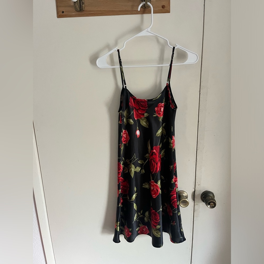 Alexander Del Ross’s black rose slip dress size small